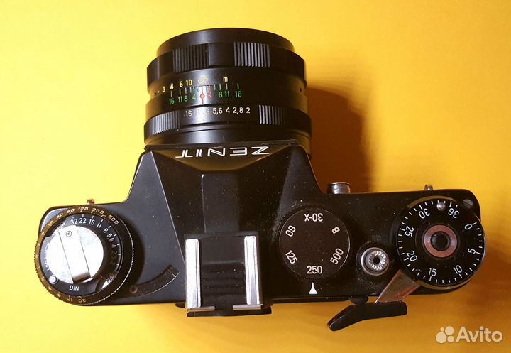 Зеркальный фотоаппарат Зенит 11