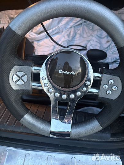 Игровой руль с педалями