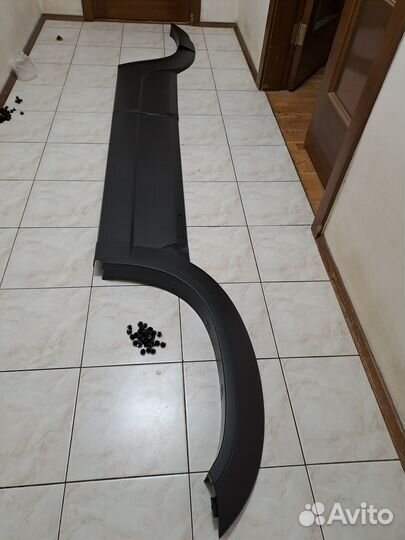 Молдинг (обвес) на Шеви Нива. Правый борт