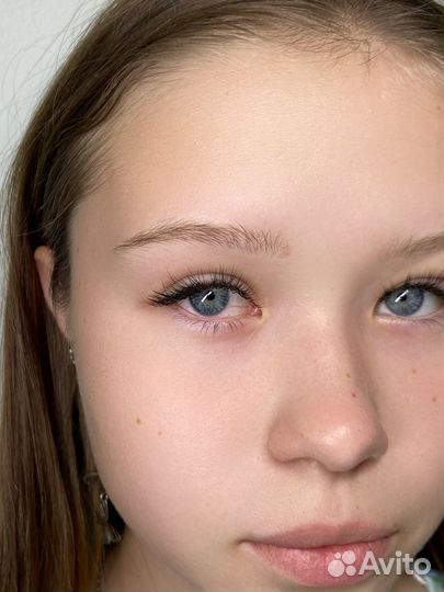 Модель на наращивание ресниц