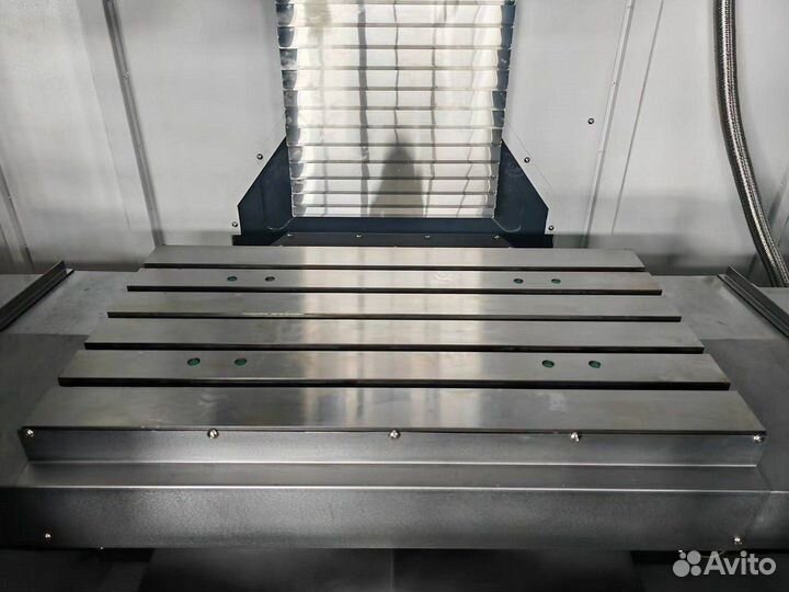 Вертикальный обрабатывающий центр с чпу MetalTec