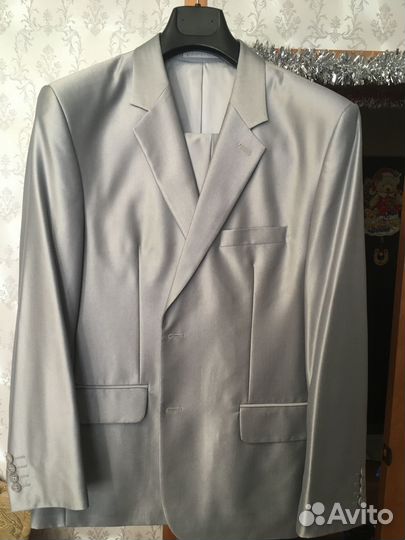 Продам костюм