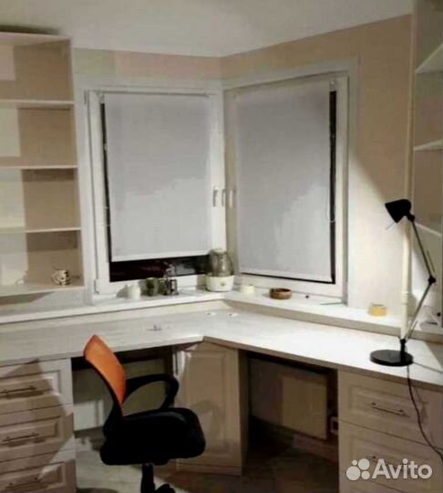 Рабочая зона у окна