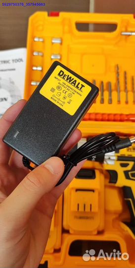 Шуруповерт Dewalt 21V с набором