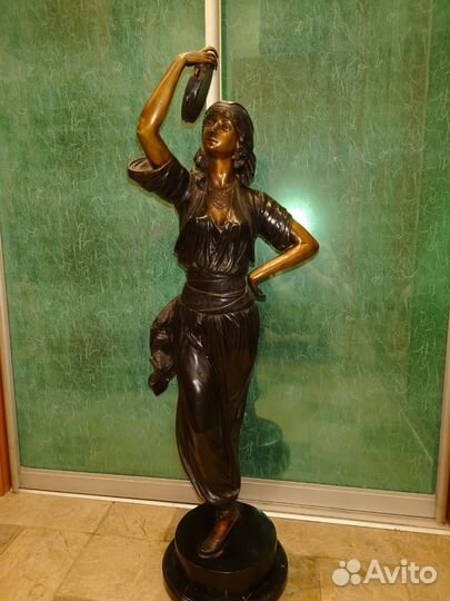 Антикварная бронзовая статуя Leon Pilet 105 см