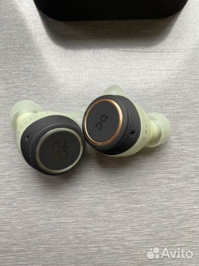Bang & Olufsen Beoplay E8 и Beoplay H5