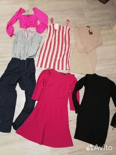 Пакетом новые вещи 42р