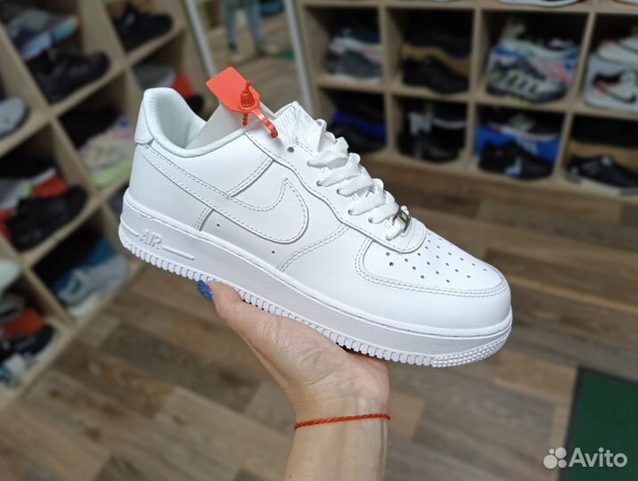 Кроссовки мужские белые кожаные Nike Air Force 1