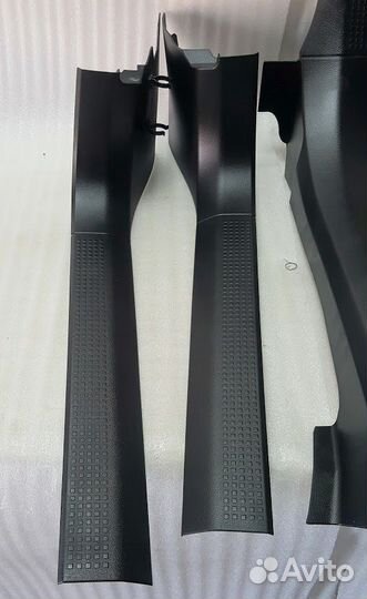 Панели стойки салона Audi A8 D3