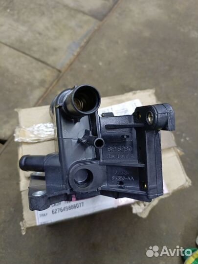 Корпус термостата Ford