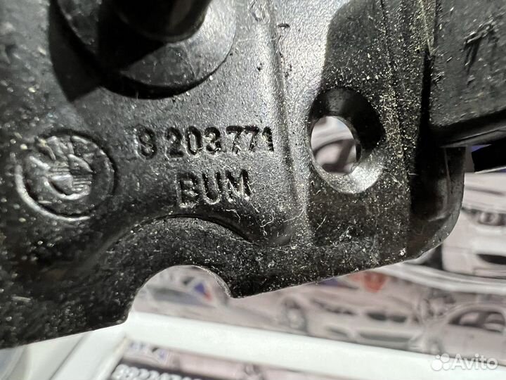 Скоба замка багажника BMW E60