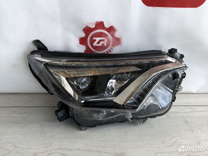 Toyota Rav4 са40 Фара правая