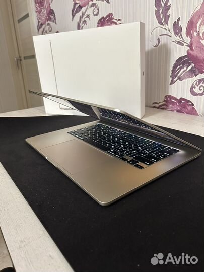 Macbook Air 15 m3 8 256 starlight