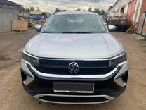 Volkswagen Taos 1.4 AMT, 2022, битый, 11 000 км, с пробегом, цена 1 730 000 руб.