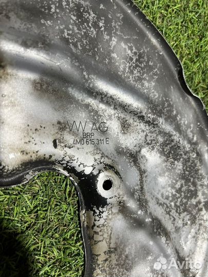 Кожух тормозного диска передний левый Audi Q7 II