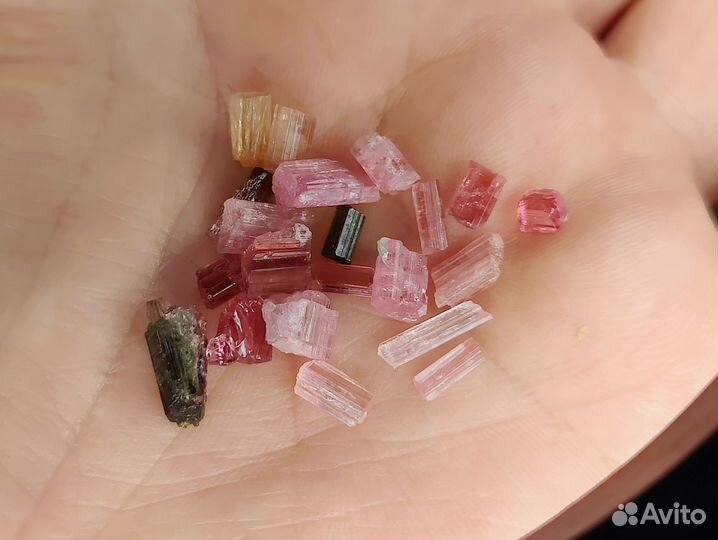 Турмалины. Природные кристаллы. Малхан