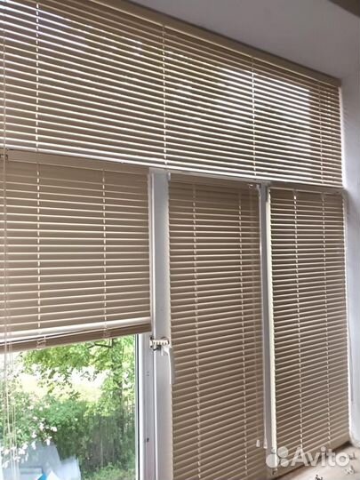 Горизонтальные деревянные жалюзи