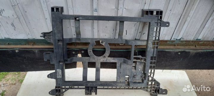 Дифузор вентилятора двс передний Renault Duster 1