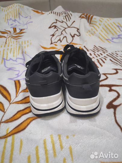 Кроссовки женские 40 размер