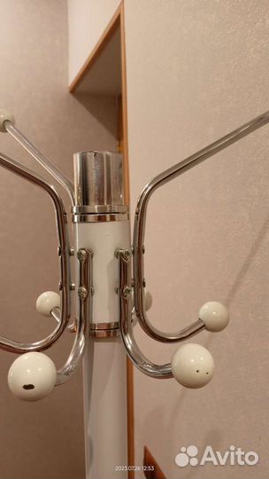 Вешалка для одежды напольная