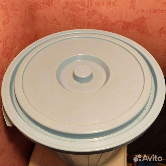 Бачок пластиковый 30 л с крышкой