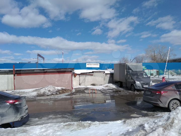 Гараж, > 30 м²