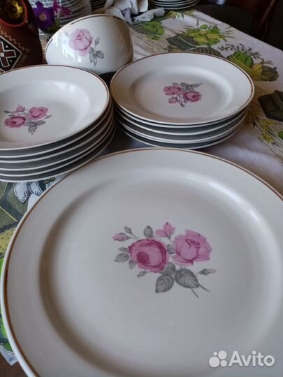 Блюдо большое 38см, тарелки 27см