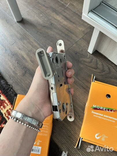 Защелка многофункциональная morelli