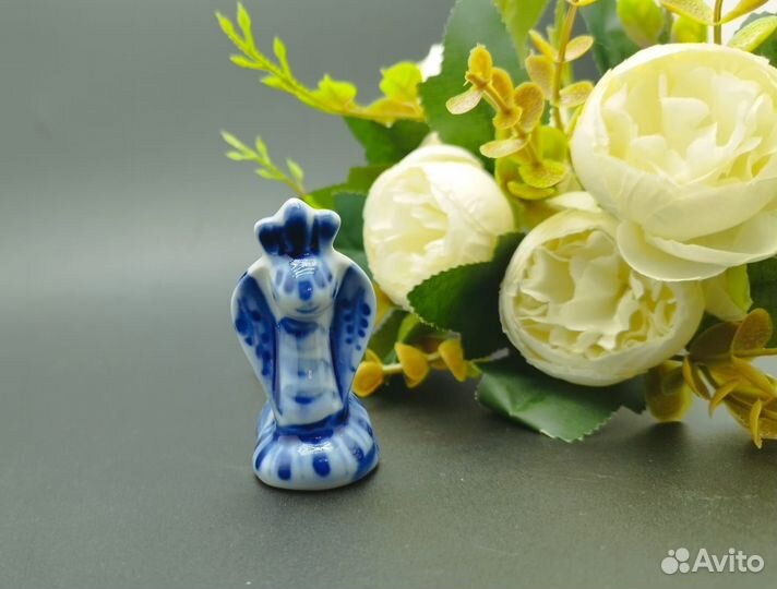 Статуэтка фарфор Гжель Кобра