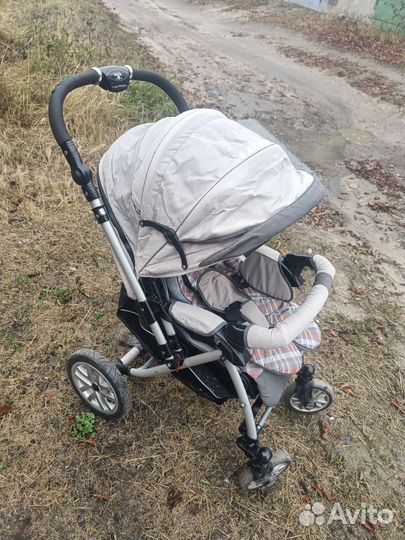 Детская прогулочная коляска