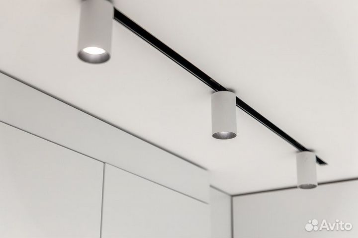 Магнитный шинопровод в натяжной потолок