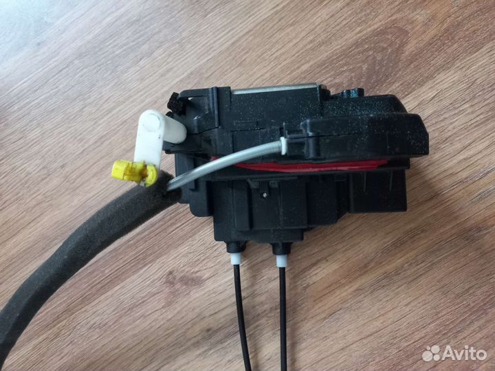 Замок двери передний левый nissan tiida