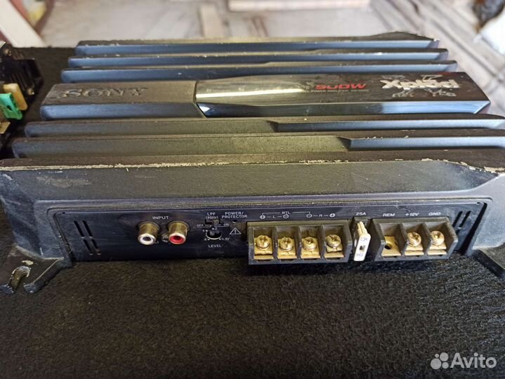 Усилитель звука в автомобили