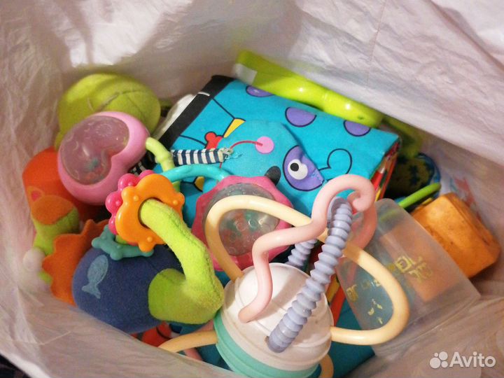 Игрушки для малышей пакетом