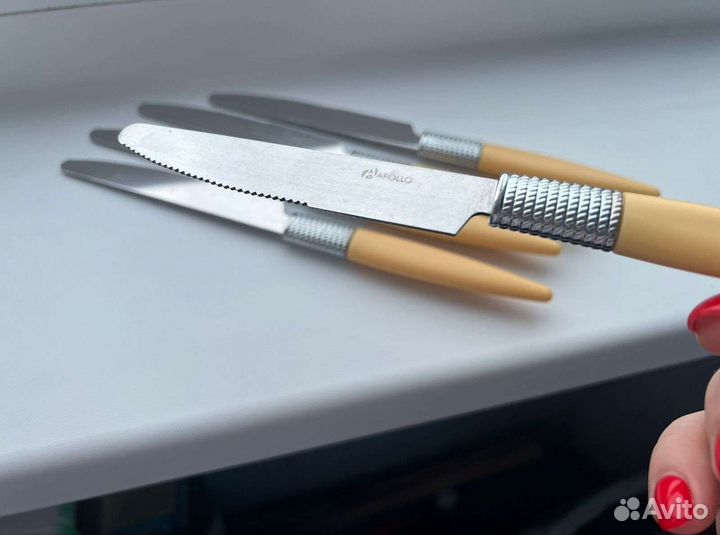 Ножи столовые 5 шт СССР винтаж бежевые