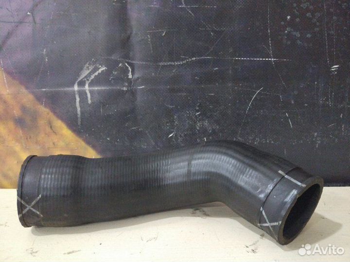 Патрубок интеркулера Audi Allroad C5 ARE 2001