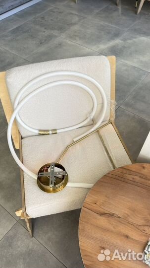 Люстра изогнутая