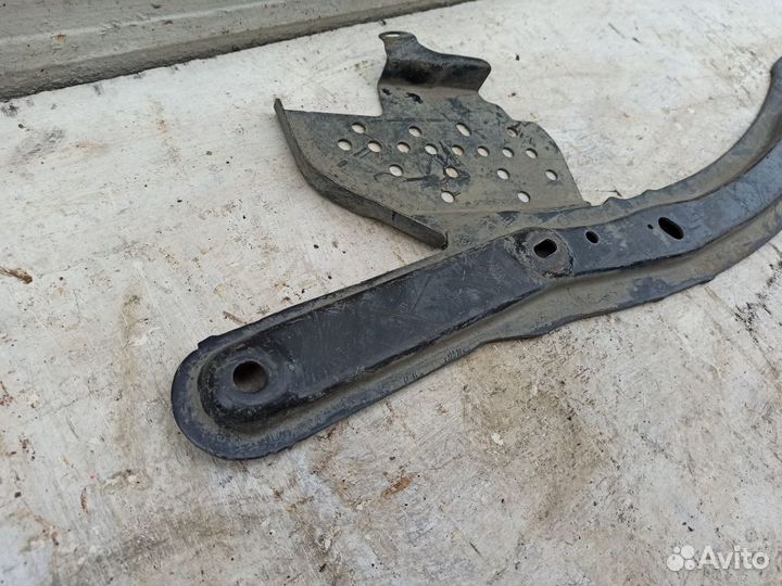 Балка поперечная Мазда 5 1 CR