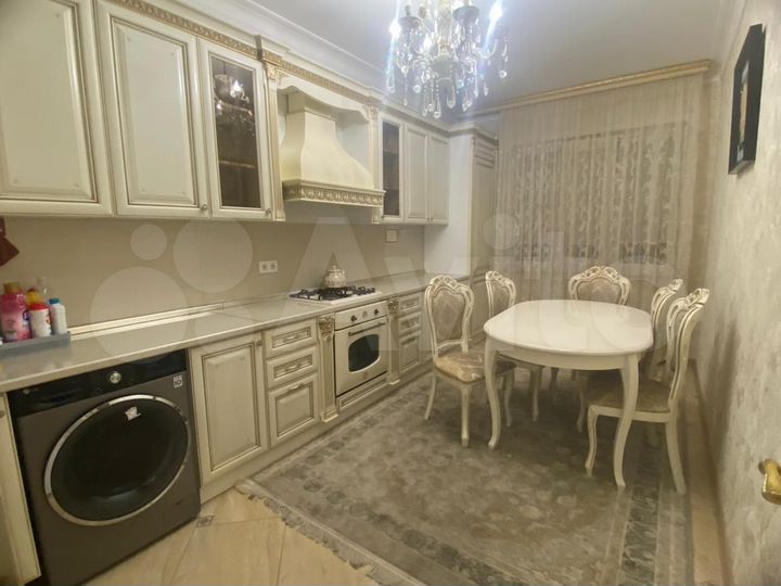 2-к. квартира, 50 м², 4/14 эт.