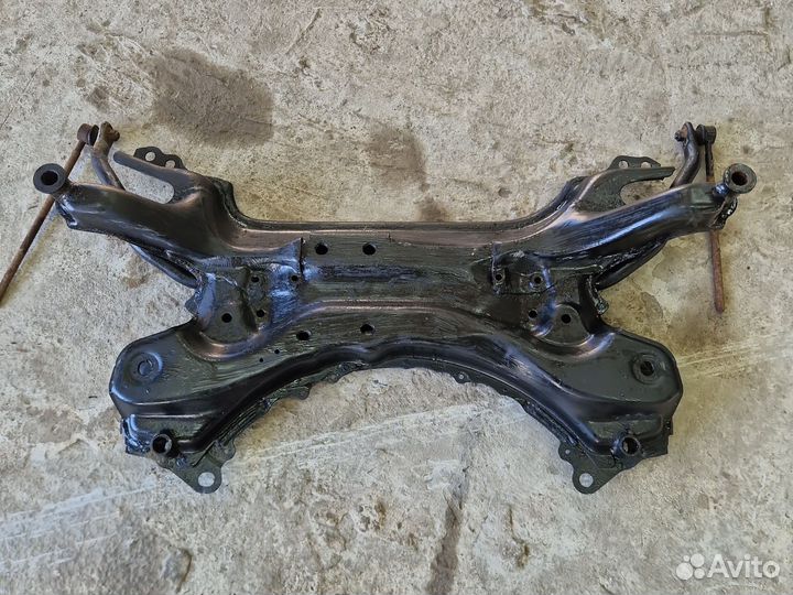 Подрамник Тойота Rav4 XA30