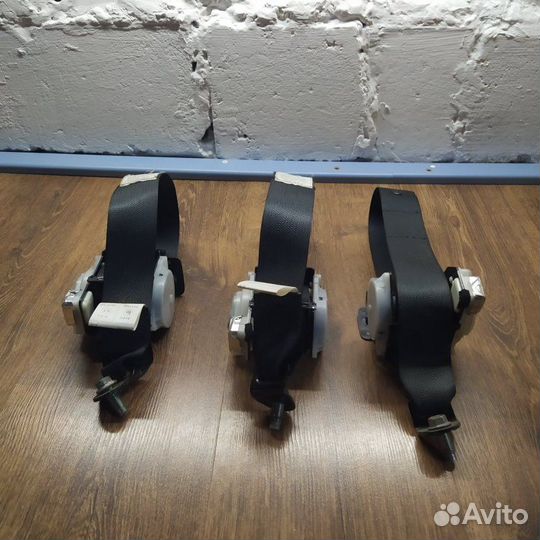 Ремень безопасности задний Nissan Teana J32 седан