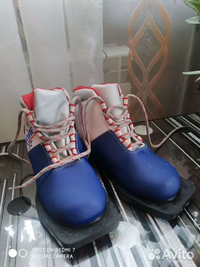 Лыжные ботинки