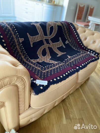 Палантин Guess