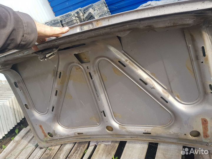 Крышка багажника газ 31105