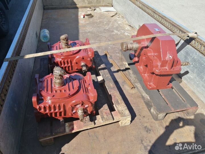 Редукторы промышленные червячные, цилиндрические