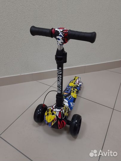 Детский трехколесный электросамокат