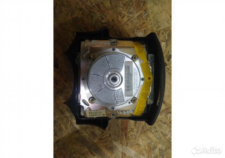 Подушка безопасности в руль Volkswagen Passat B4