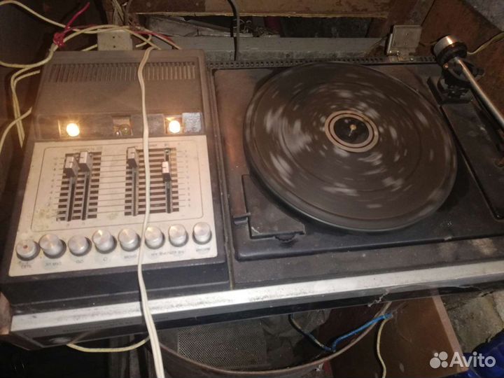 Проигрыватель винила melodij 103 b + колонки 6ас-2