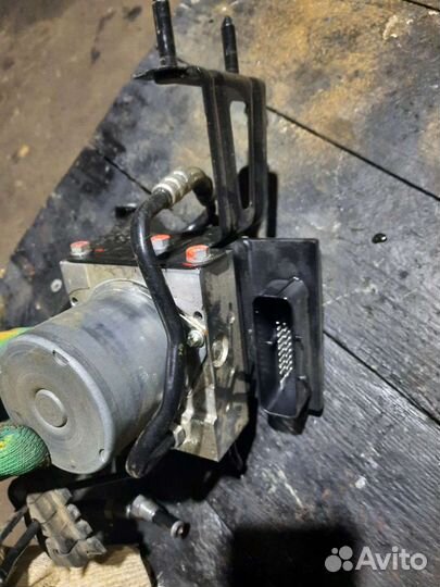 Блок абс бмв х3 е83