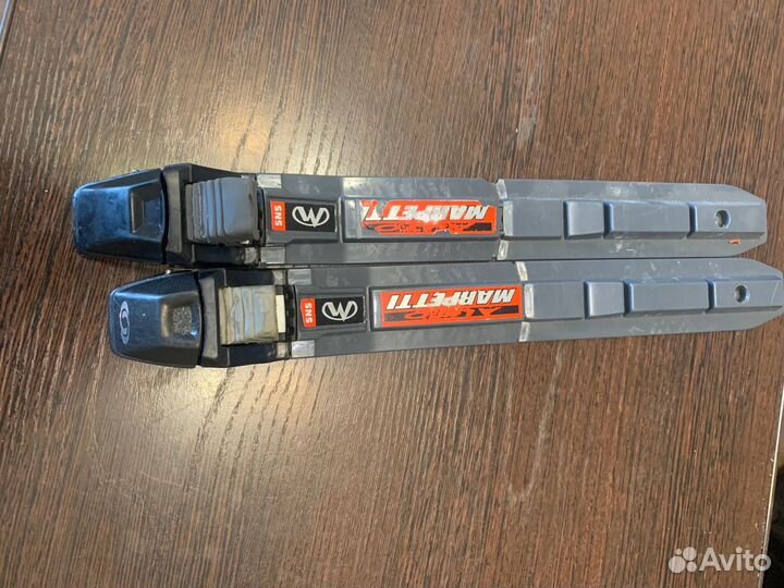 Крепления для лыж или лыжероллеров